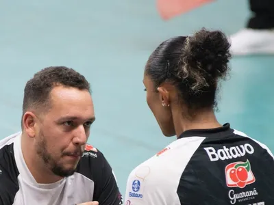 Técnico Gabriel Leite, do Batavo Mackenzie, fala da trajetória da equipe de volta à Superliga