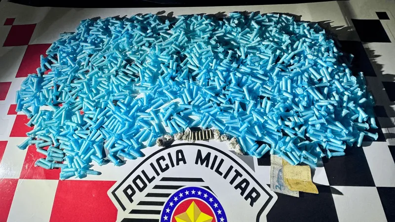 Polícia Militar prende dois homens e apreende grande quantidade de drogas em Jacareí