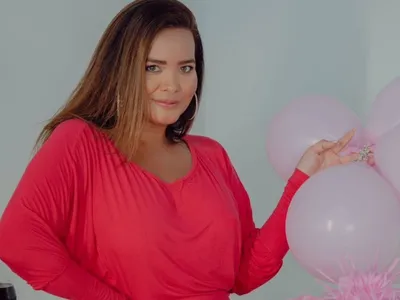 Geisy Arruda faz festa de debutante para vestido rosa: "Aproveitei as oportunidades”