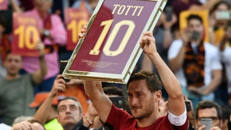 Por que a Roma não usa a camisa 10 desde a aposentadoria de Totti?