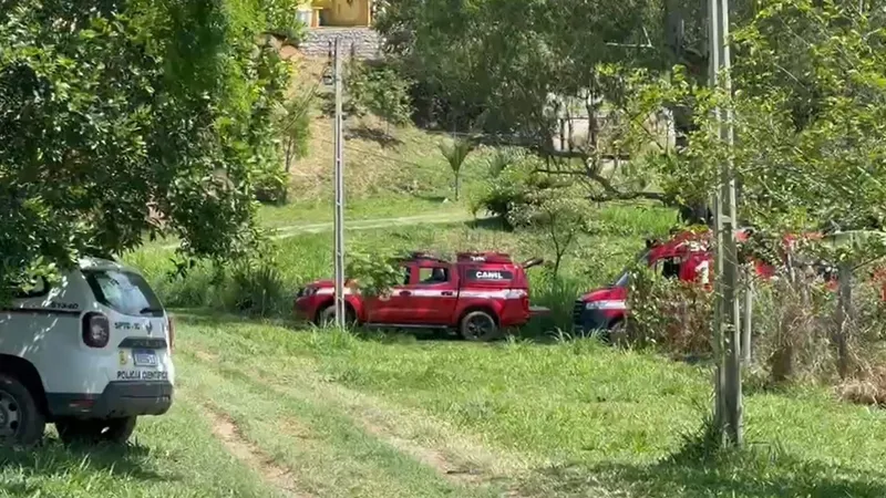 Queda de avião em Paraibuna: corpos das vítimas seguirão para o IML de São José dos Campos