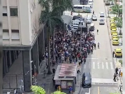 Comunidade científica da FAPERJ realiza manifestação na manhã desta quinta-feira (24)