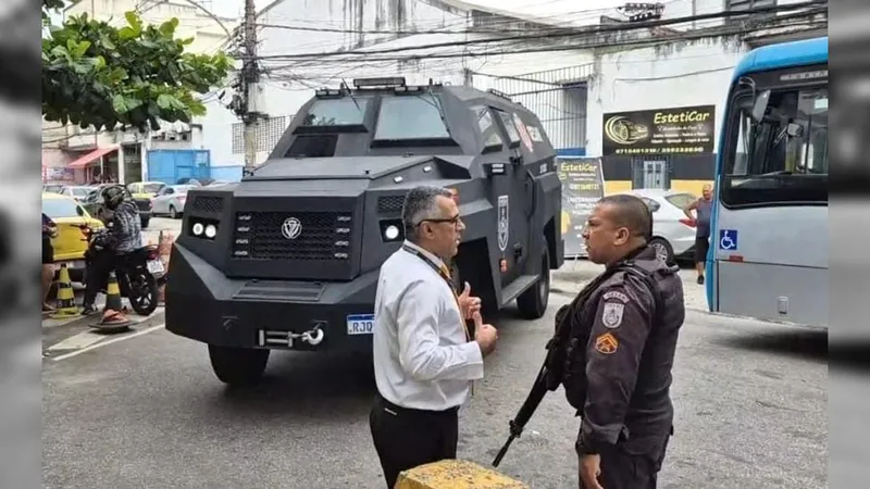 Conflito entre traficantes e policiais na Avenida Brasil deixa dois mortos