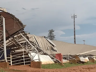 VÍDEO: chuva forte provoca destruição no Centro-Oeste do Estado