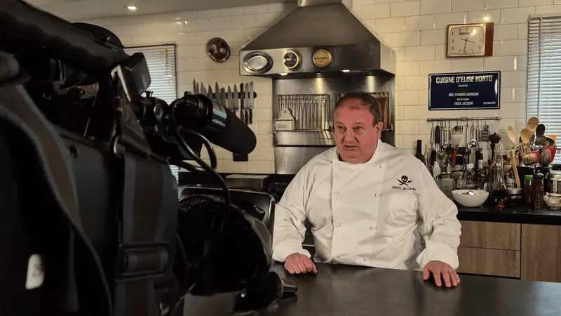 Jacquin celebra sucesso de Pesadelo na Cozinha após sete anos: "Ainda sou parado na rua"