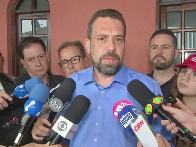 Campanha de Boulos entra com ação de investigação eleitoral por abuso de poder de Tarcísio