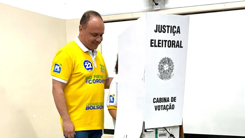 Coronel Fábio Candido votou na Escola Municipal Norberto Buzzini