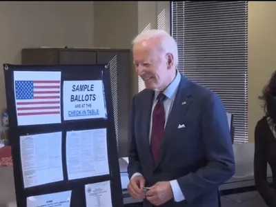 Joe Biden vota antecipadamente nas eleições presidenciais