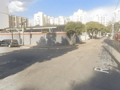 Trecho de rua no bairro Vila Ema, em São José dos Campos, é interditada para obras da Sabesp