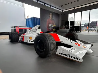 McLaren de 1990 marca presença em Interlagos antes de homenagem no GP de São Paulo