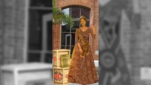 Shopping inaugura estátua em homenagem à vencedora do Miss Elegante Bangu