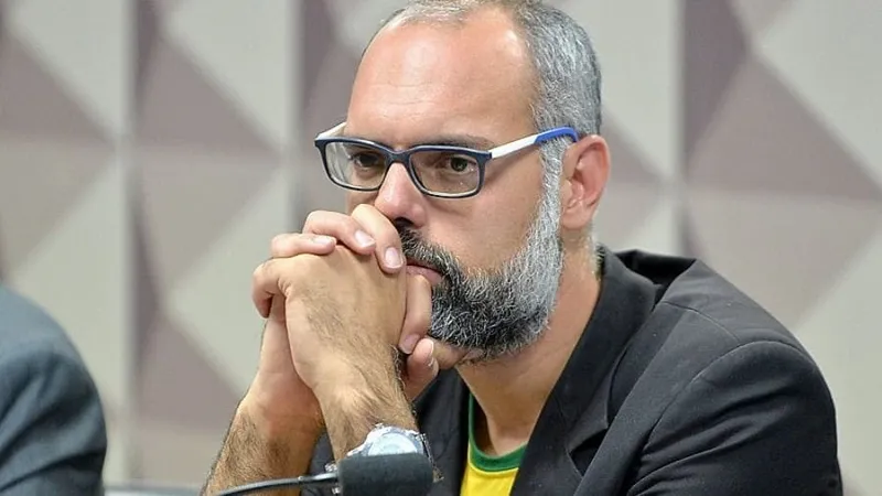 Blogueiro Allan dos Santos vira motorista por aplicativo nos EUA: 'Prioridades, contas'