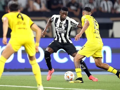 Denílson avalia escalação do Botafogo contra o Peñarol e garante alvinegro na final