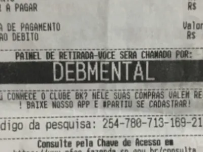 Funcionária de fast food é demitida depois de chamar cliente de “debmental”