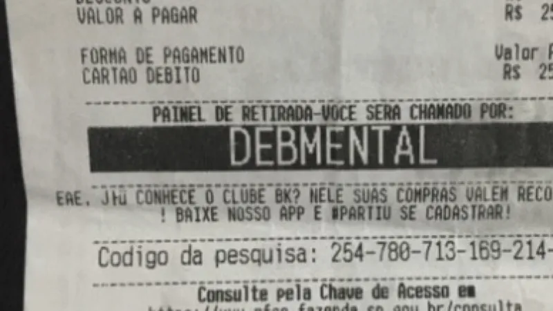 Funcionária de fast food é demitida depois de chamar cliente de “debmental”