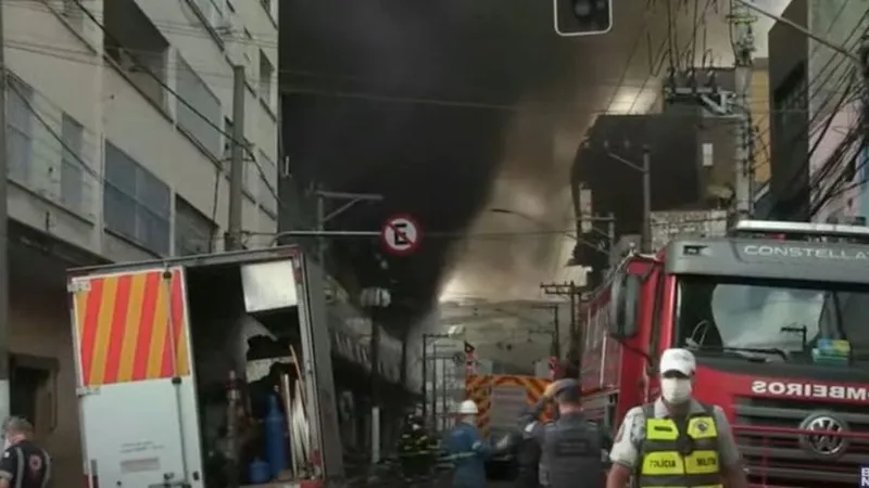 Shopping atingido por incêndio no Brás está no nome da esposa do 'Rei da 25 de Março'