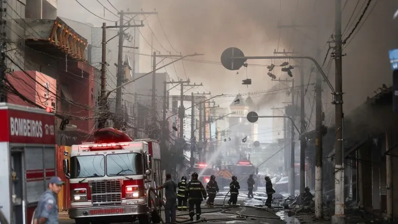 Lojistas afetados pelo incêndio no Shopping 25 são realocados para Feira da Madrugada