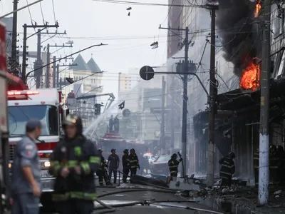 Após incêndio atingir 200 lojas, comerciantes do Brás começam a contabilizar prejuízos