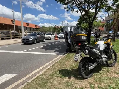 VÍDEO: São José dos Campos registra segundo capotamento de veículo em poucas horas