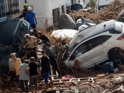 Maioria dos mortos na Espanha foi surpreendida por enchente enquanto estava dentro de carros