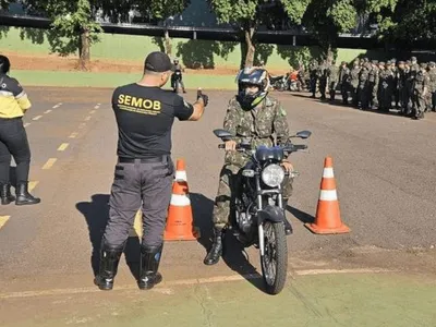 Semob promove curso de direção defensiva para o Tiro de Guerra