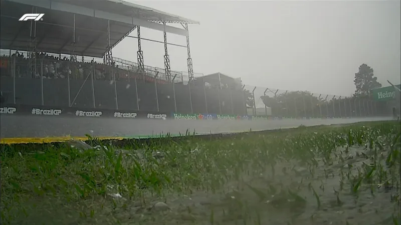 Forte chuva em Interlagos adia classificação para o GP de São Paulo