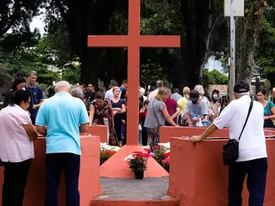 70 mil pessoas devem visitar cemitérios em São José dos Campos e Taubaté