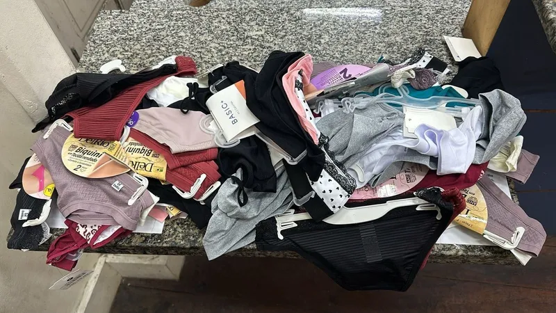 Homem é preso por furtar 20 kits de calcinhas em shopping de Niterói