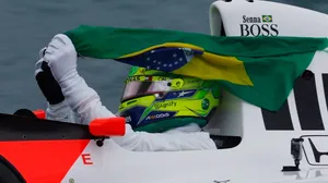 Veja Lewis Hamilton pilotando a McLaren de Senna pela câmera onboard