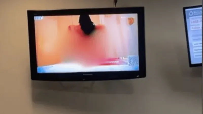 Filme erótico é exibido em TV de sala de espera de hospital em Minas Gerais