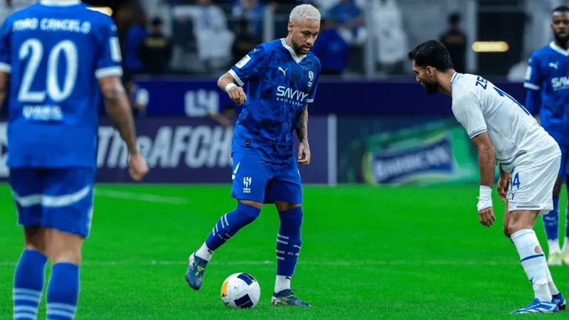 Neymar sente lesão na coxa e é substituído em vitória do Al Hilal na Champions Asiática