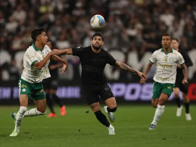 Yuri Alberto diz que quase machucou o pé ao chutar cabeça de porco