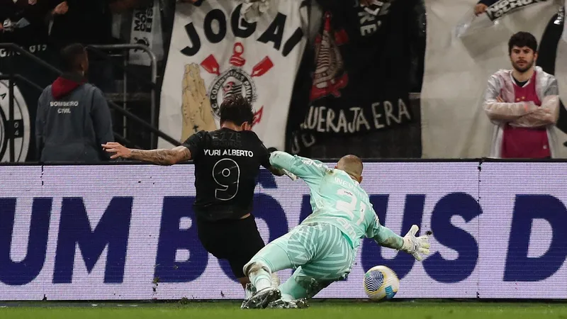 Dois torcedores do Corinthians foram detidos por arremessarem uma cabeça de porco em campo