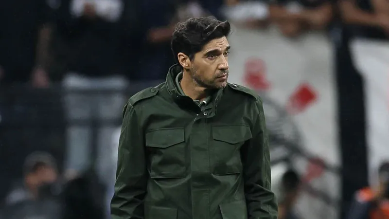 Abel Ferreira é chamado de burro, mas rebate: "Uma pequena parte da torcida"