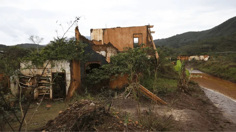 Vítimas da lama da Samarco vão ao STF contra cláusulas de novo acordo