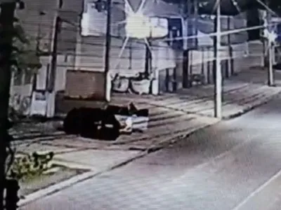 Dupla é presa após roubar carro de mulher em Tremembé