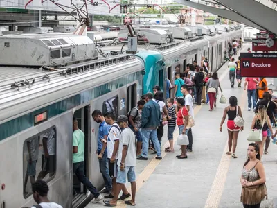 Supervia tenta inibir "surf" no trem e aumenta a segurança