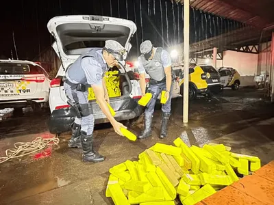 Carro é abandonado com meia tonelada de maconha em Taciba