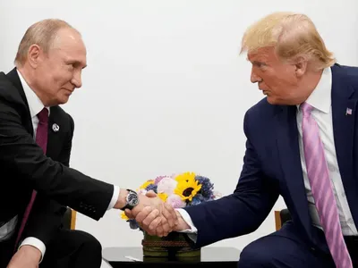 Putin parabeniza Trump e promete restabelecer relações com os EUA