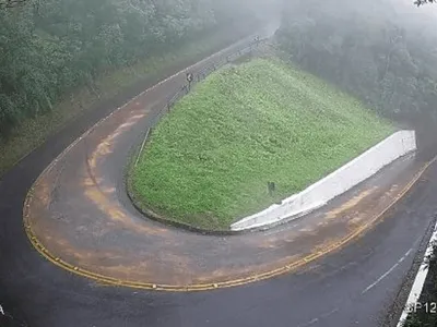 Derramamento de óleo interdita trecho da Oswaldo Cruz (SP-125) em Ubatuba