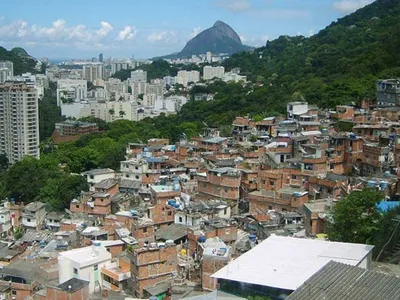 População das favelas é mais jovem e mais negra