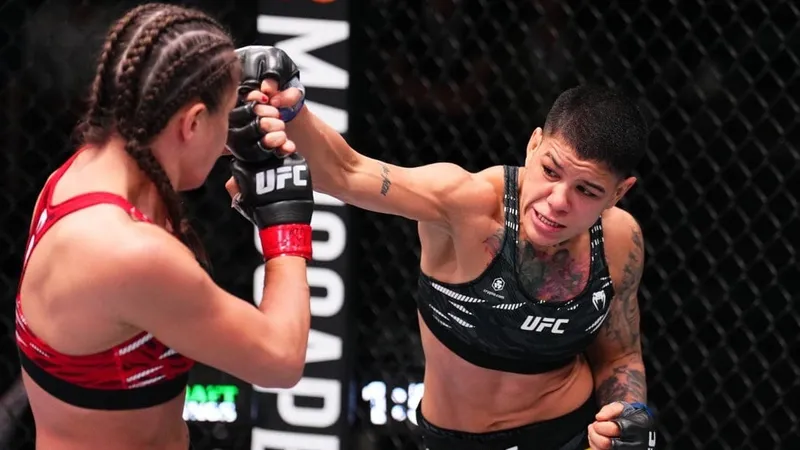 UFC Vegas 100: Denise Gomes vence Karolina Kowalkiewicz por decisão unânime