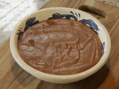 Esse mousse de chocolate cremosão tem cara de domingo e apenas quatro ingredientes