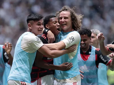 Em jogo de poucas oportunidades, Flamengo empata com Atlético-MG e é campeão da Copa do Brasil