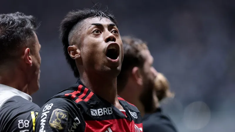 Campeão após semana conturbada, Bruno Henrique dedica título do Flamengo à 'nação'