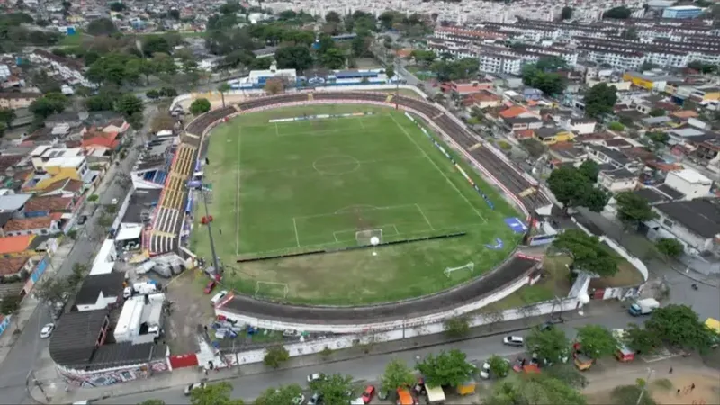 Estádios de Bangu e Madureira aparecem em site de imóveis para leilão da Prefeitura do Rio