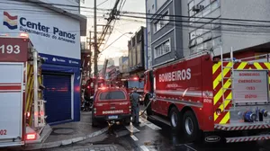 Incêndio de grandes proporções atinge loja de artigos para festa no Centro de Campinas