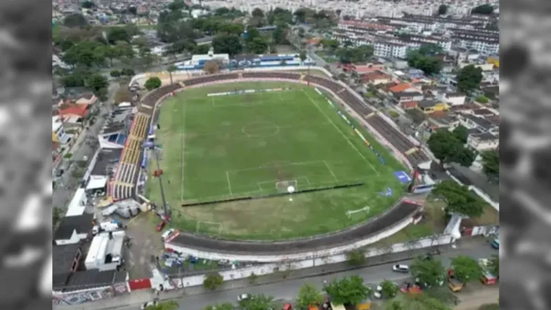 Estádios de Bangu e Madureira aparecem em site de imóveis para leilão da Prefeitura do Rio