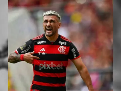 Arrascaeta passa por cirurgia no joelho e só volta ao Flamengo em 2025