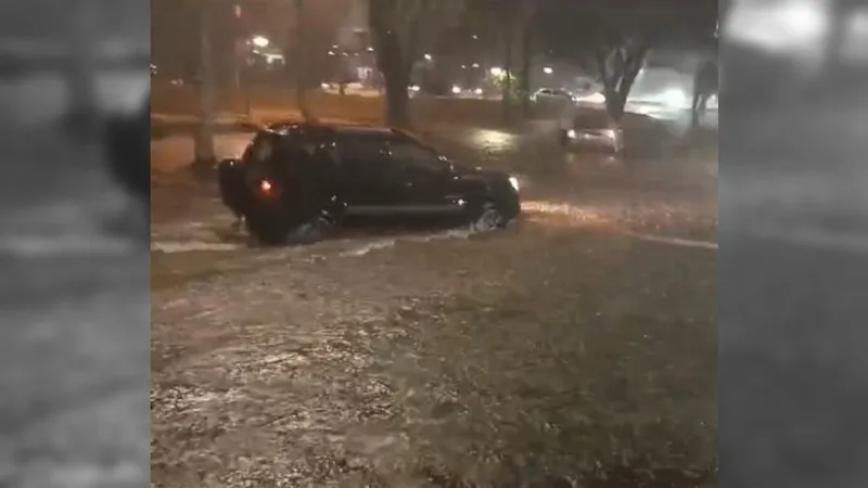 Rio Claro tem ponto de alagamento devido à forte chuva